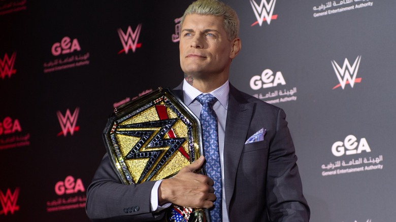 WWE: Cody Rhodes rivela “Ora in WWE possiamo dire cintura”