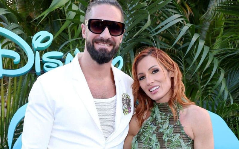 WWE: Becky Lynch e Seth Rollins rubano la scena alla prima mondiale di ‘Moana 2’ alle Hawaii