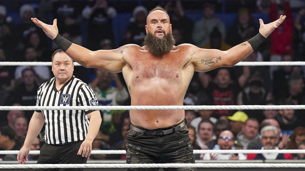 WWE: Braun Strowman sbarca a SmackDown e demolisce Carmelo Hayes in 90 secondi