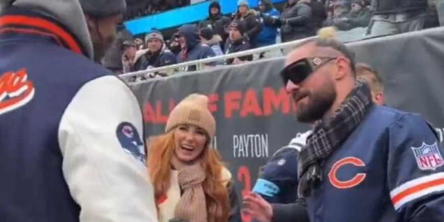 WWE: Seth Rollins e Becky Lynch avvistati alla partita dei Chicago Bears