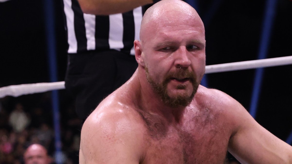 AEW: Infortunio scongiurato per Jon Moxley durante Worlds End