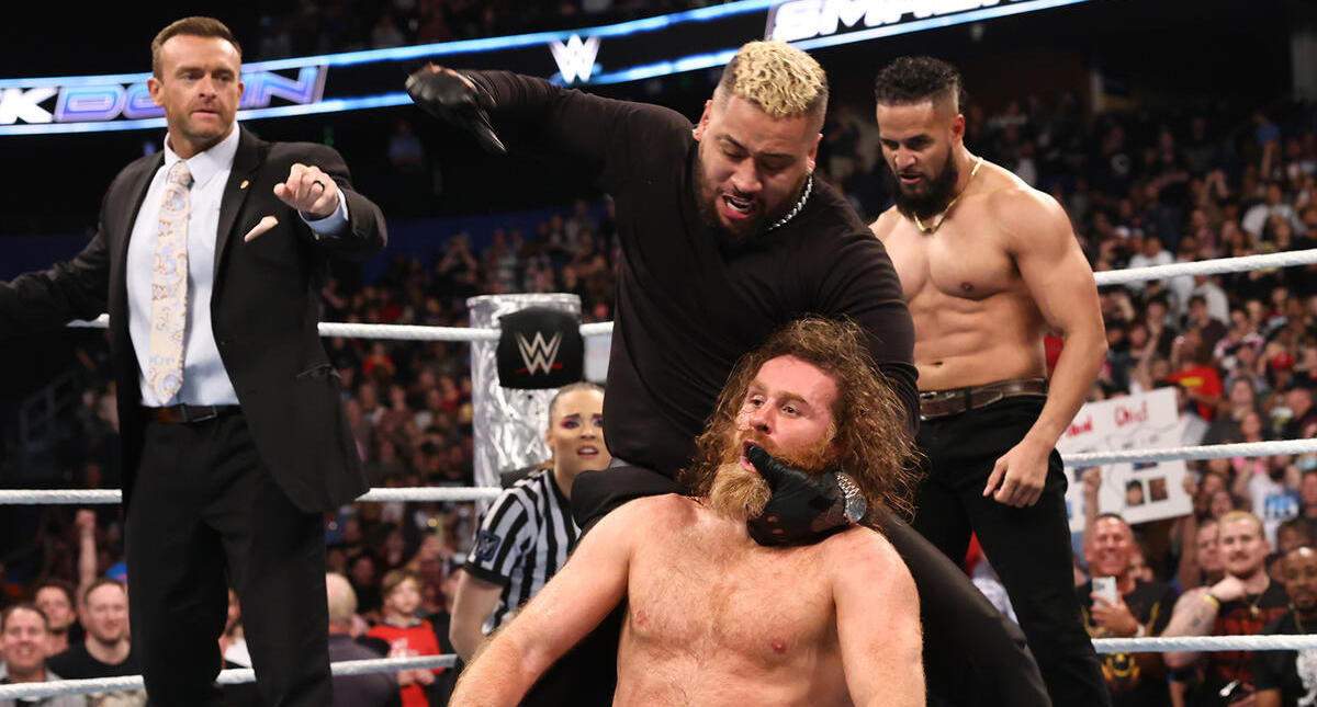 WWE: Bloodline vs Jimmy, Jey e Sami per il main event del primo SmackDown del 2025