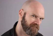 Tyler Mane: “Sì. Ho un tumore al seno. E sì, è rarissimo”