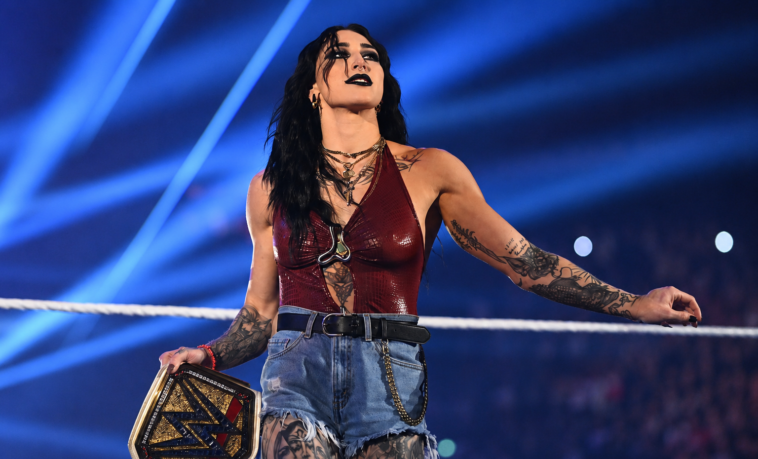 wwe prende forma il ladder match di summerslam per il titolo femminile ad interim di smackdown da Zonawrestling.net wwe prende forma il ladder match di summerslam per il titolo femminile ad interim di smackdown